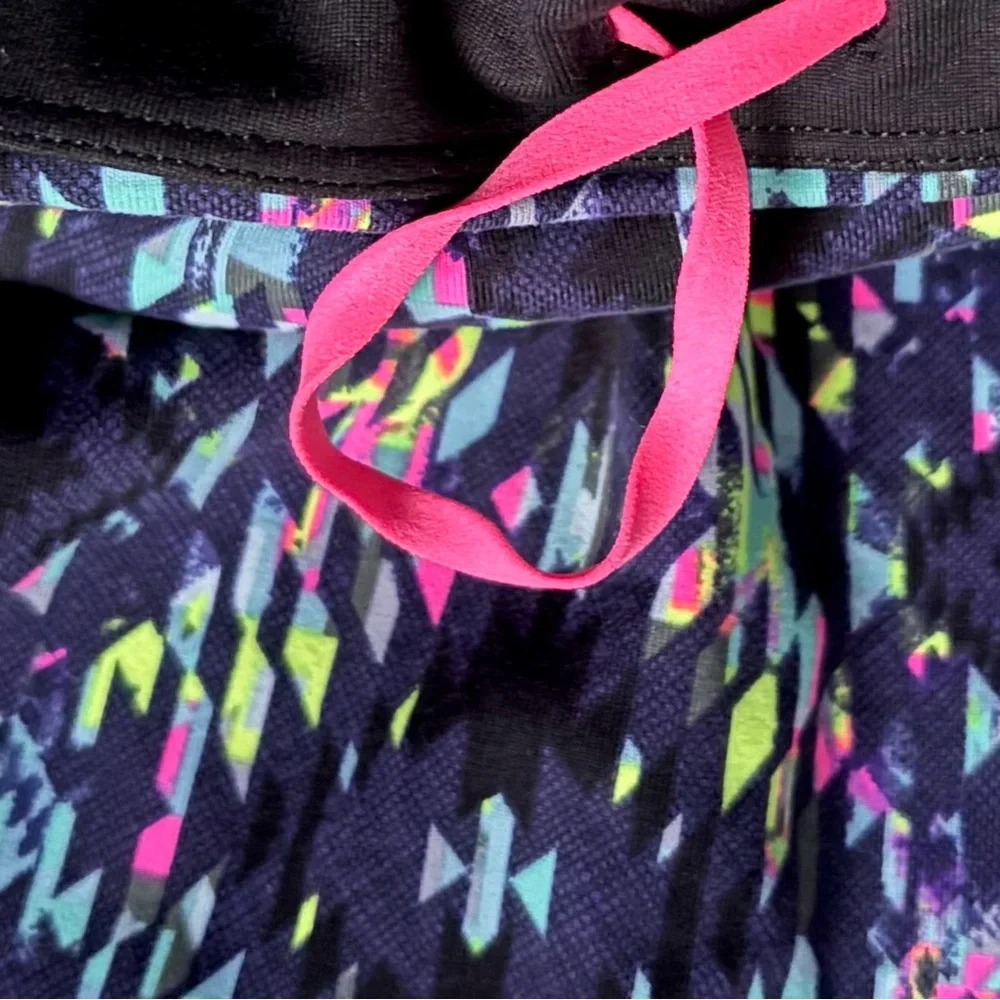 VICTORIA’S SECRET VSX Bold Neon Aztec Geometrical Print Sporty Knockout Leggings - Picture 3 of 8